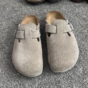 Women’s gray Birkenstock Boston clogs size 37